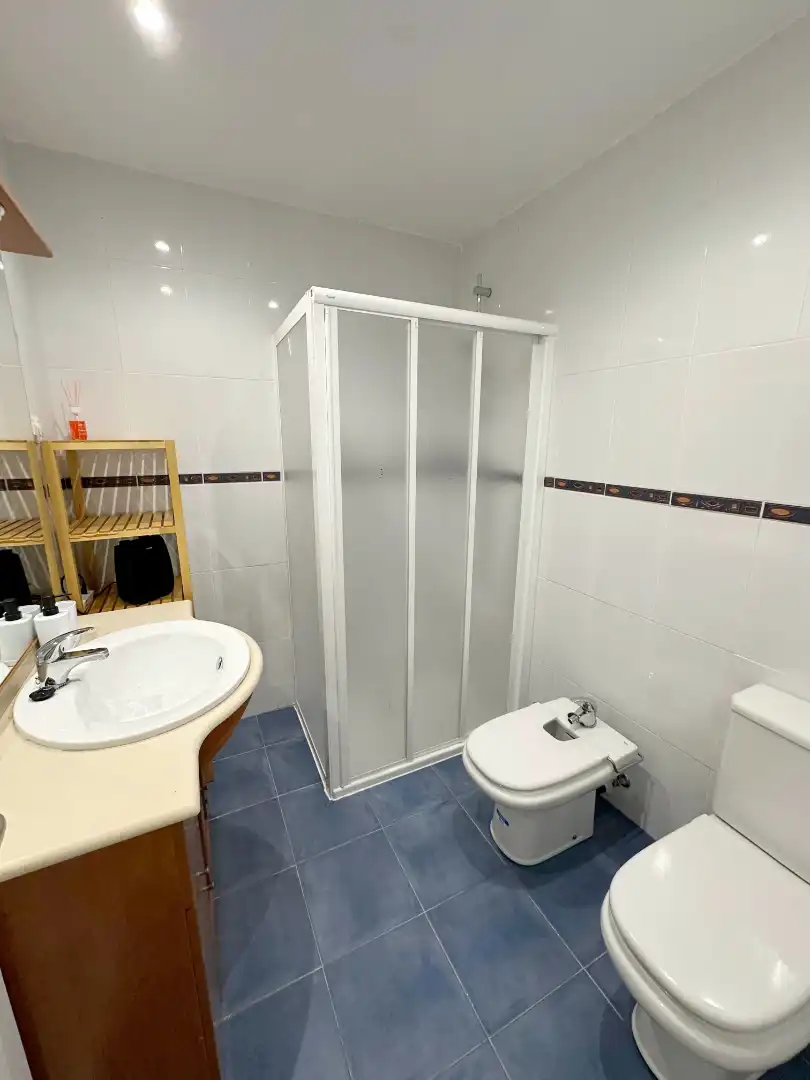 Bathroom of Flat for rent in Terrassa  with Air Conditioner, Heating and Furnished