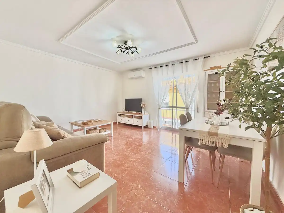 Living room of Detached homes for sale in Fuengirola  with Air Conditioner, Heating and Terrace