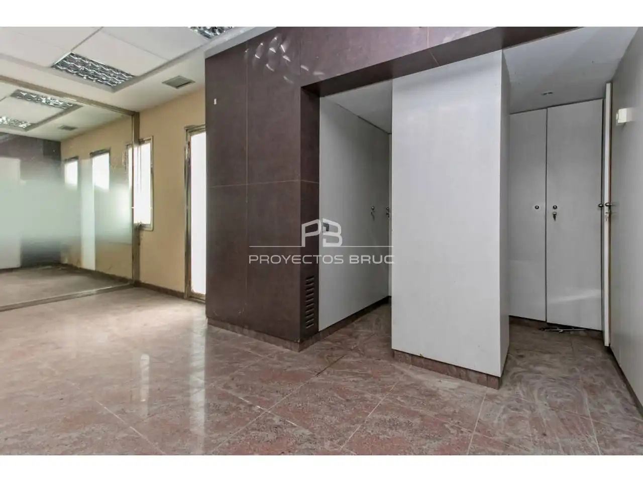 Business premises for sale in Calle Mosén Jacinto Verdaguer, imagen 5