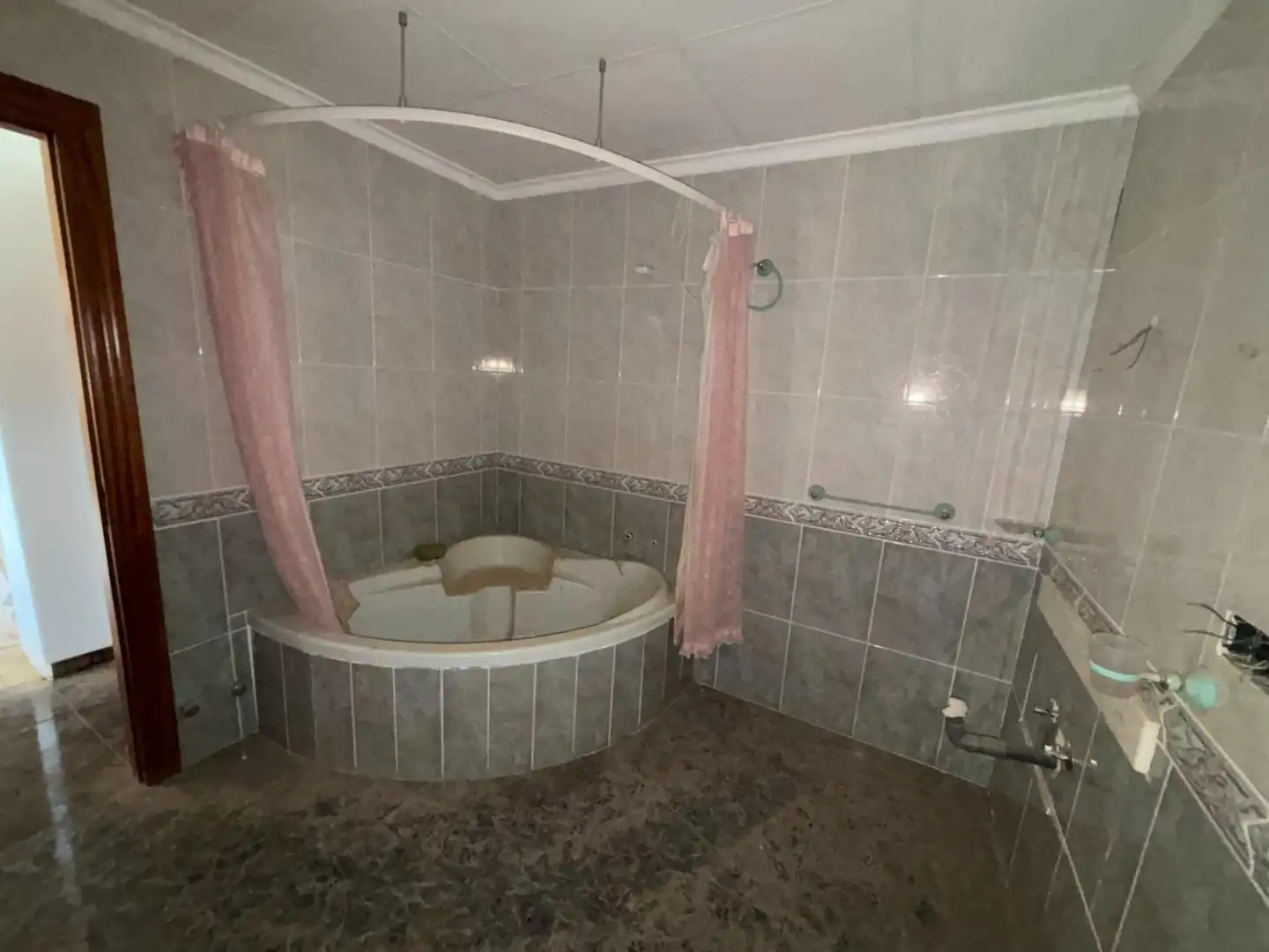 Badezimmer von Gebäude zum Verkauf in Sorvilán