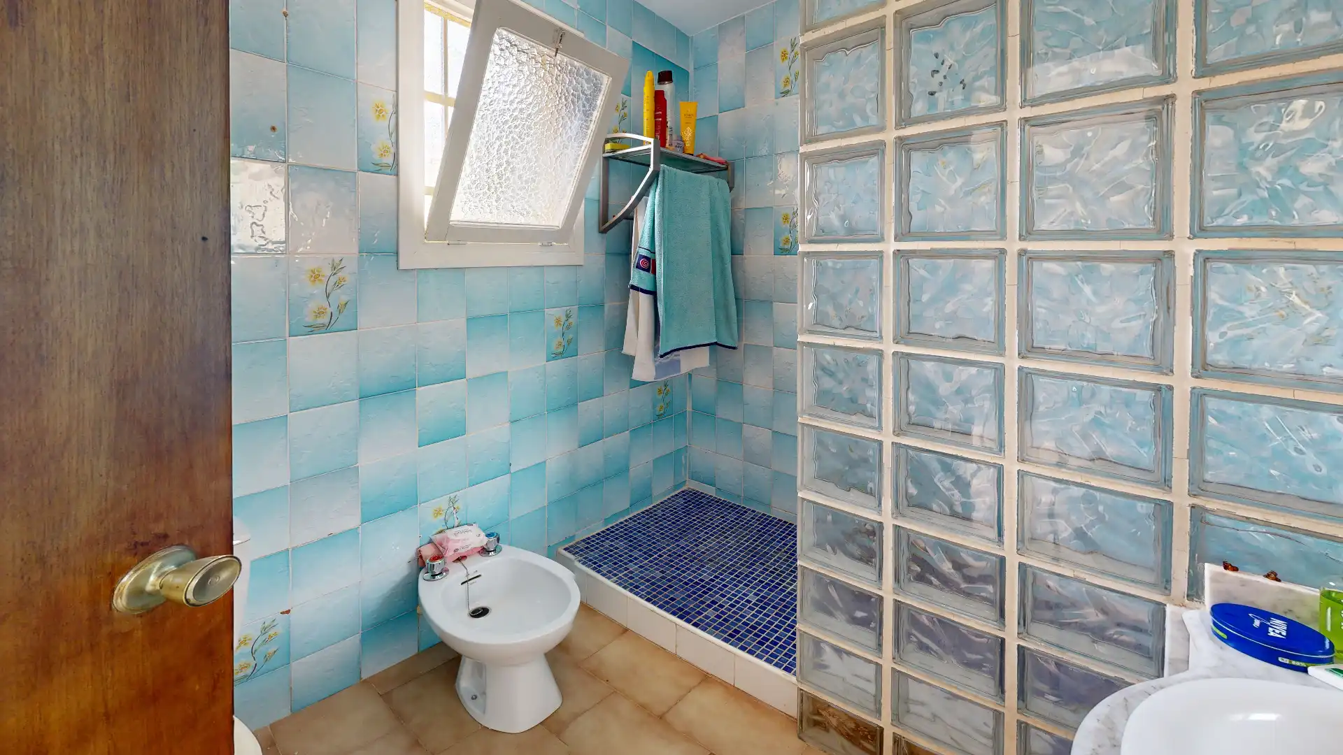 Baño de Casa adosada en venta en Hellín con Jardín privado, Trastero y Amueblado