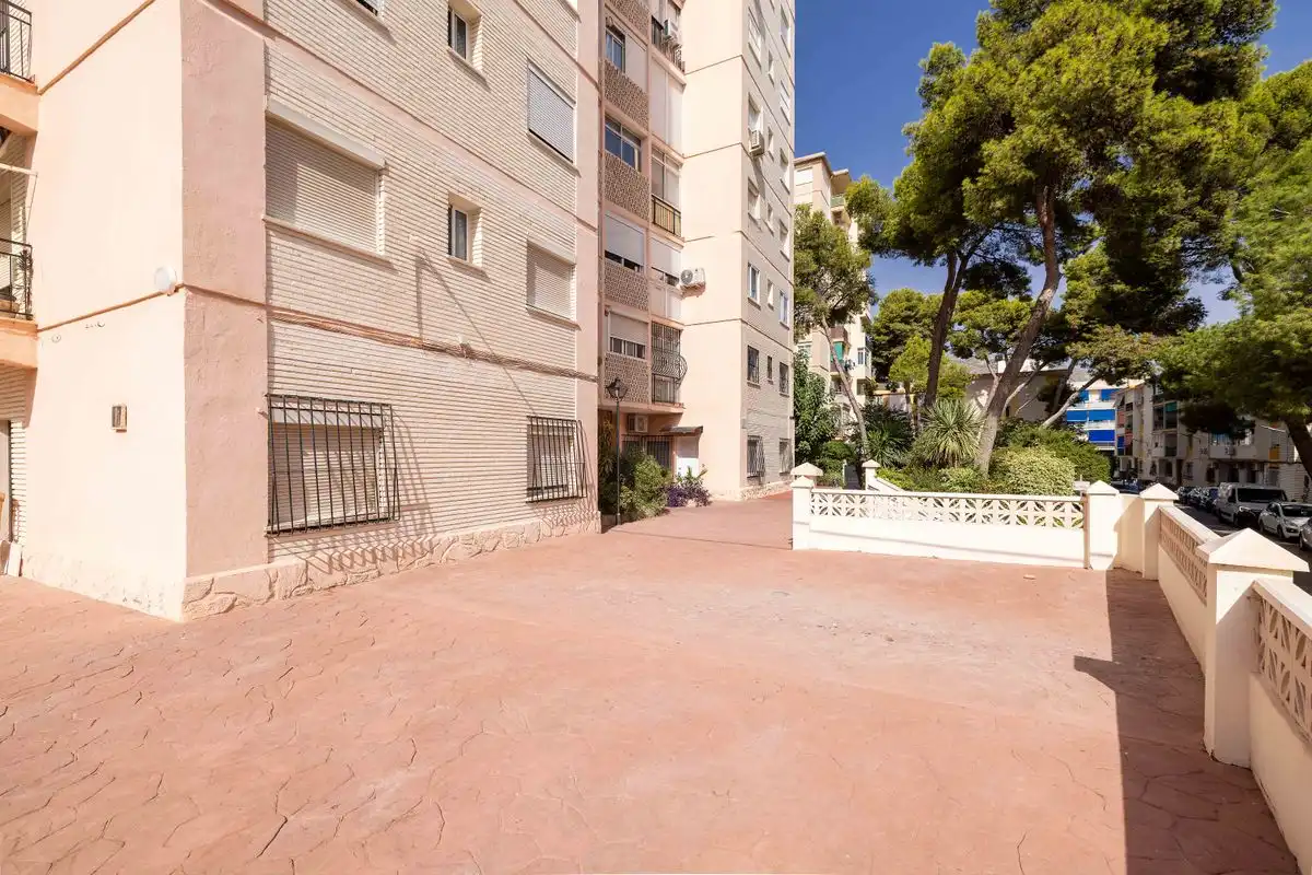 Vista exterior de Planta baja en venta en Torremolinos con Aire acondicionado, Calefacción y Jardín privado
