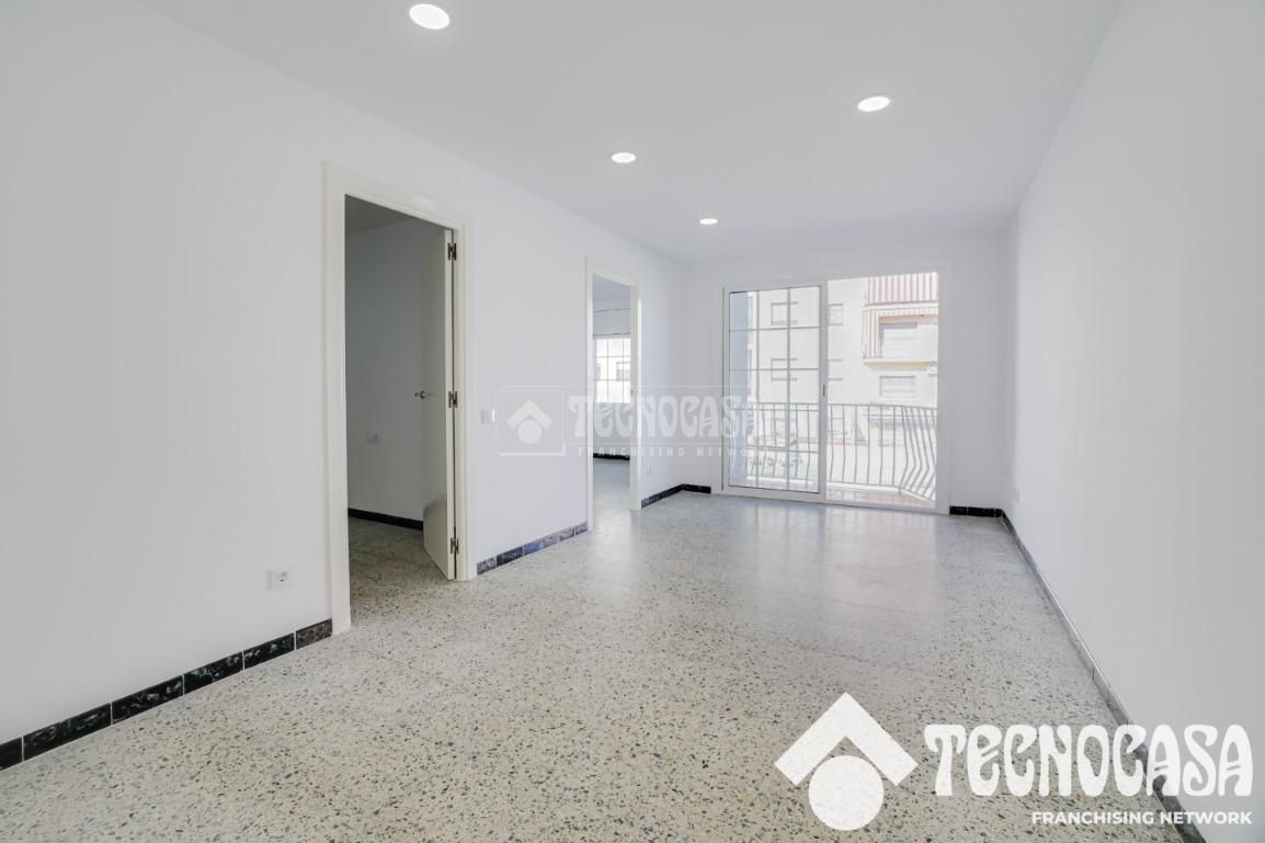 Living room of Flat for sale in Santa Coloma de Gramenet  with Balcony