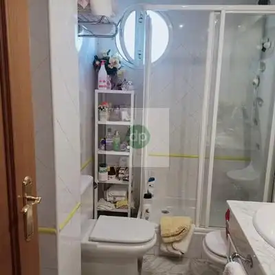 Baño de Apartamento en venta en Badajoz con Aire acondicionado, Calefacción y Jardín privado