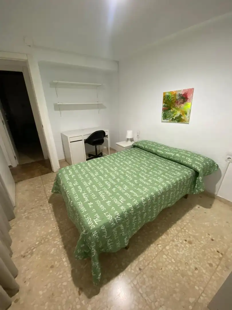 Habitación de Piso de alquiler en Sevilla con Aire acondicionado, Calefacción y Amueblado