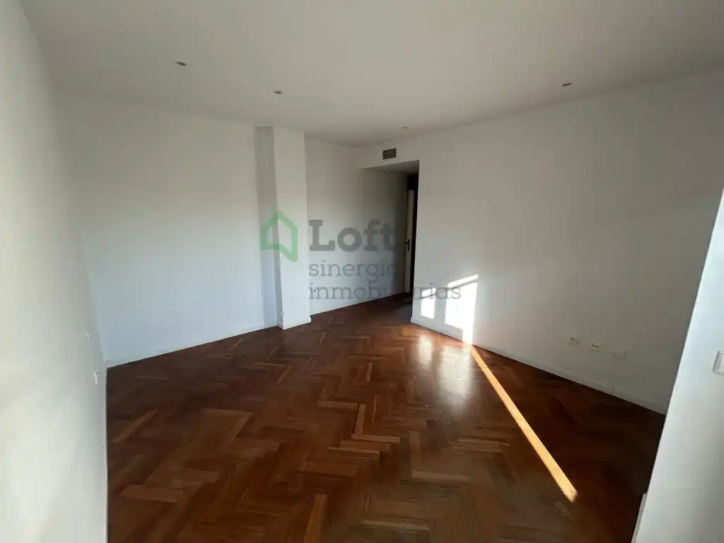 Dachboden zur Miete in Badajoz mit Klimaanlage, Privatgarten und Terrasse