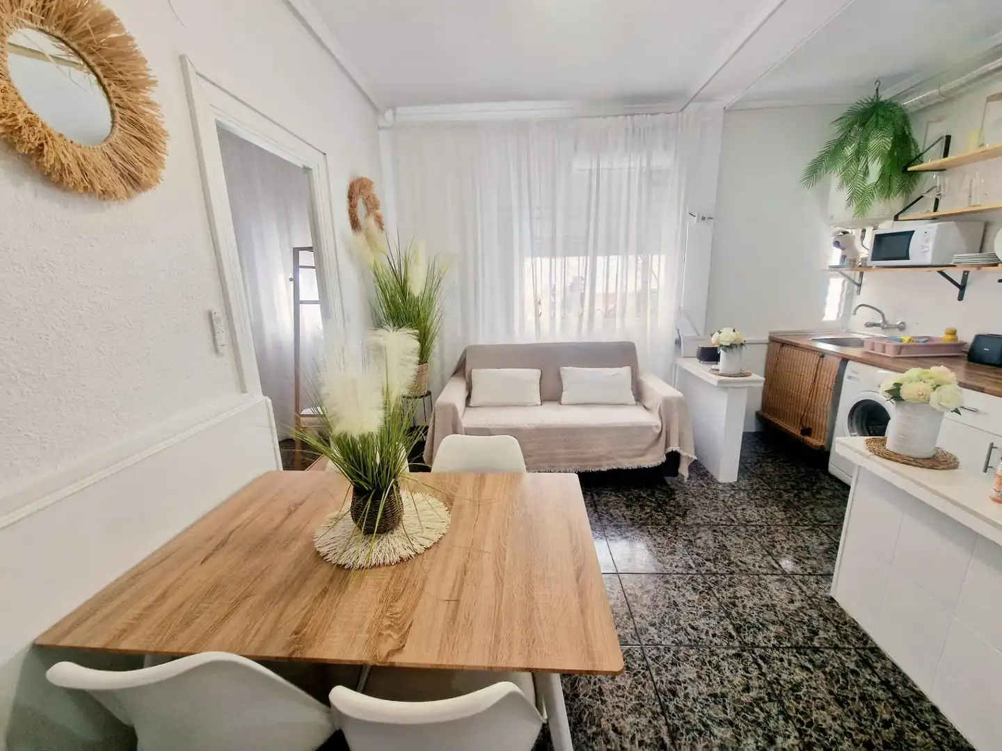 Sala de estar de Apartamento en venta en Águilas con Aire acondicionado, Calefacción y Amueblado
