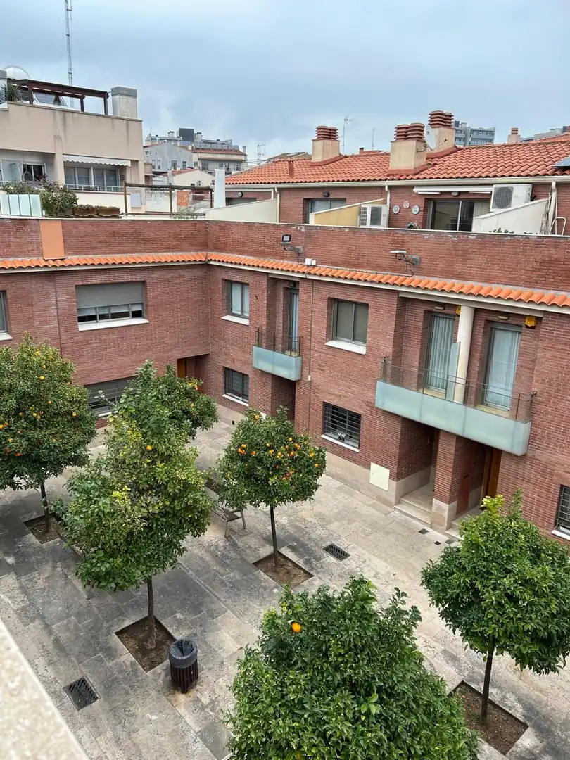 Vista exterior de Casa o chalet de alquiler en Terrassa con Aire acondicionado, Calefacción y Parquet