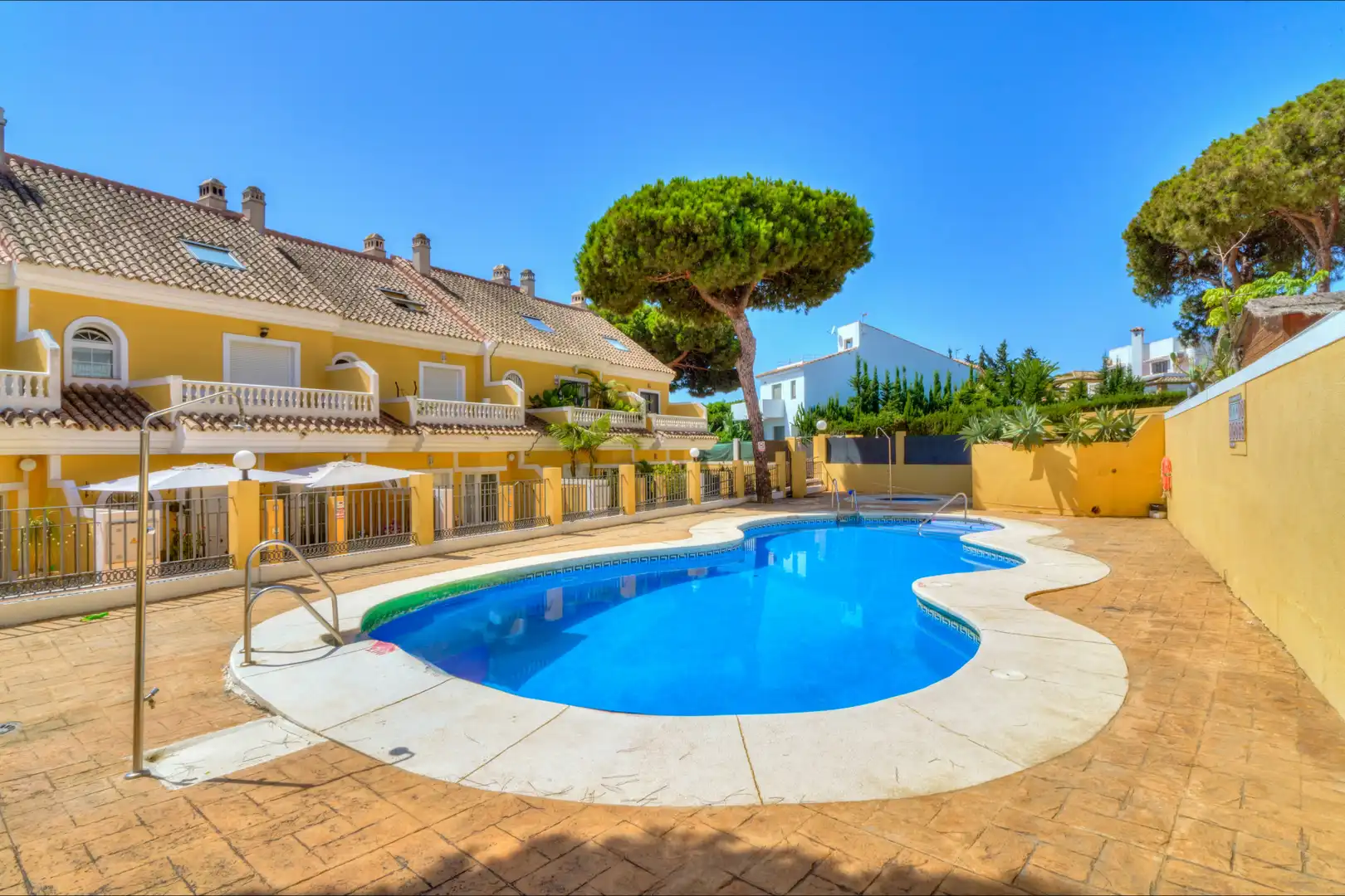Detached homes for sale in Calahonda
