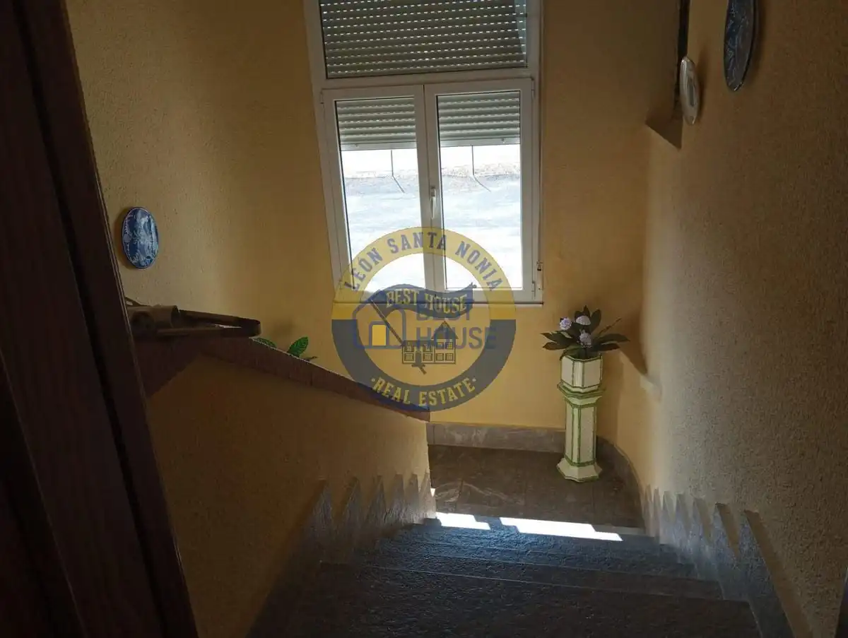 Houses for sale in Garrafe de Torío  with Heating, Parquet flooring and Terrace