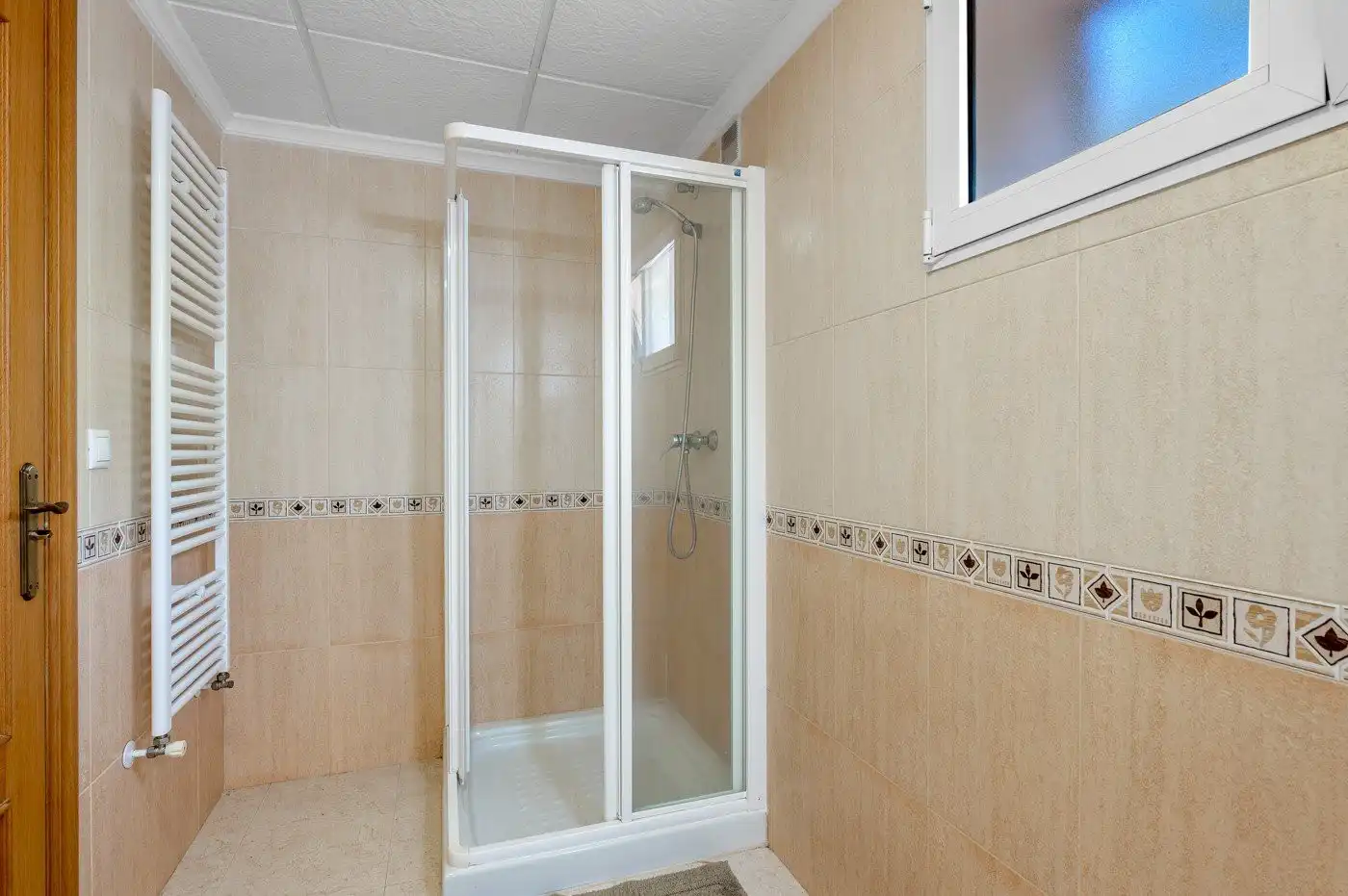 Baño de Casa o chalet en venta en Callosa de Segura con Calefacción, Jardín privado y Terraza