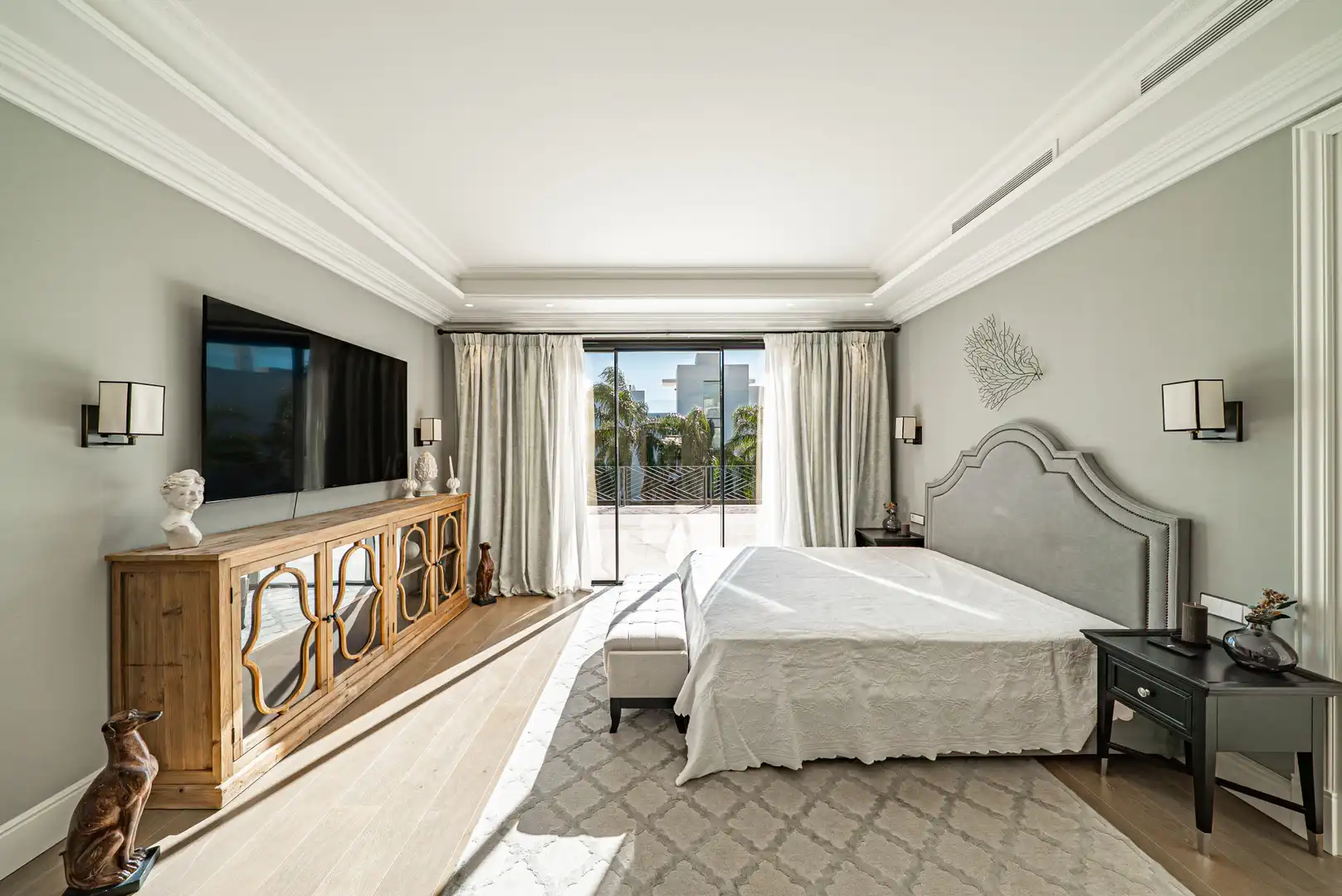Dormitori de Casa o xalet en venda en Benahavís amb Aire condicionat, Jardí privat i Terrassa