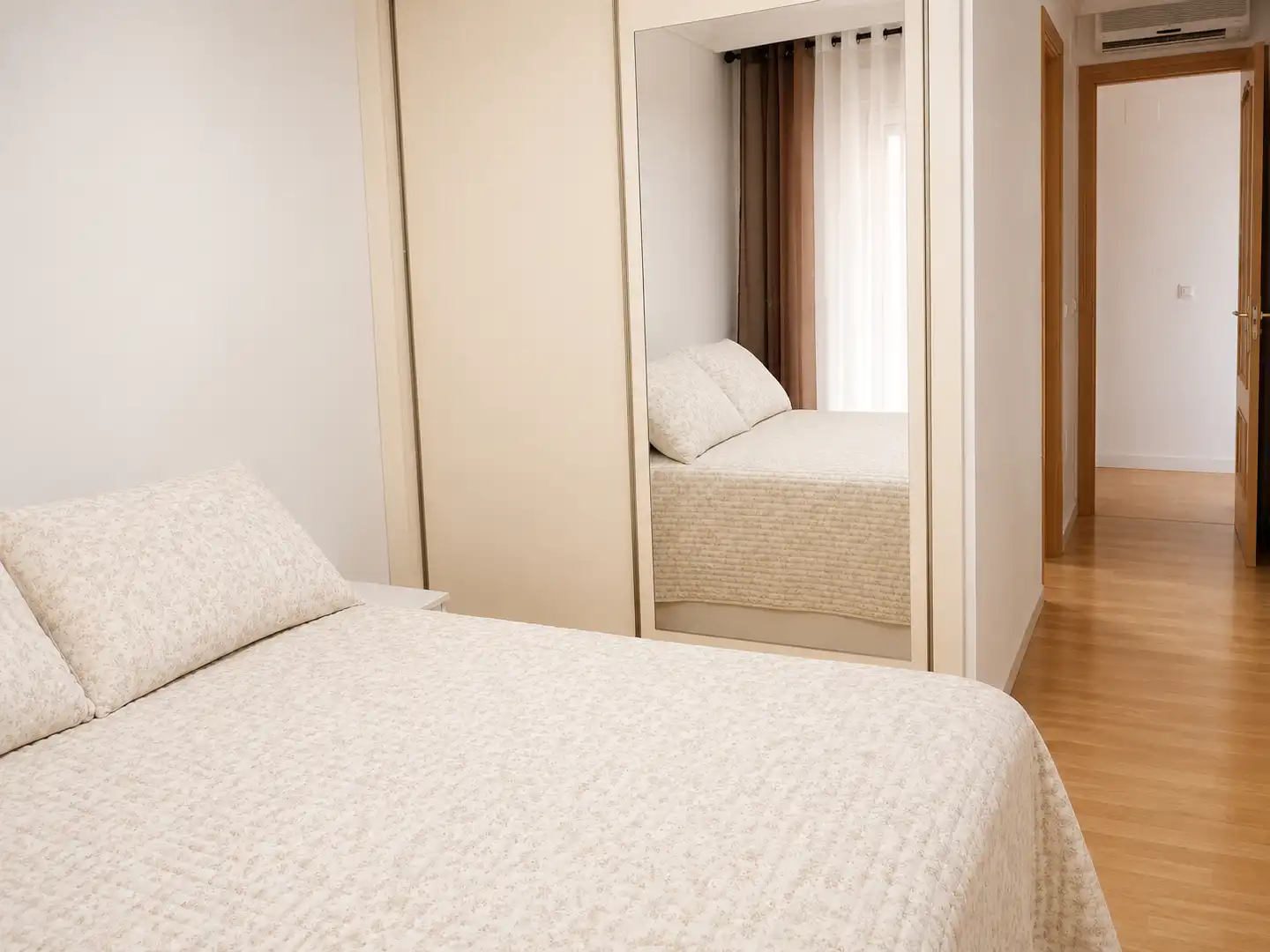 Dormitori de Pis en venda en Málaga amb Aire condicionat, Jardí privat i Terrassa