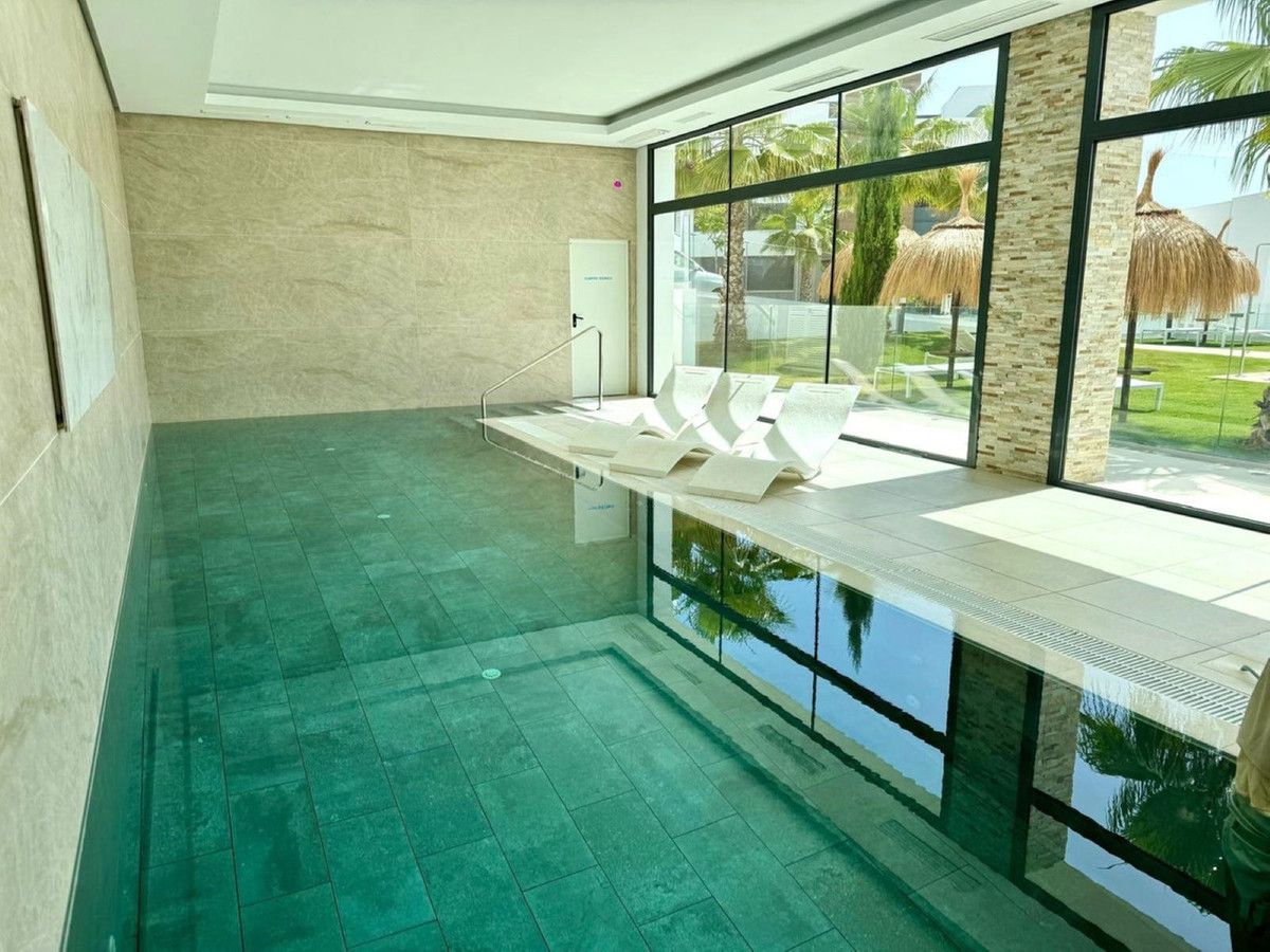 Piscina de Planta baixa en venda en Marbella amb Aire condicionat, Jardí privat i Terrassa