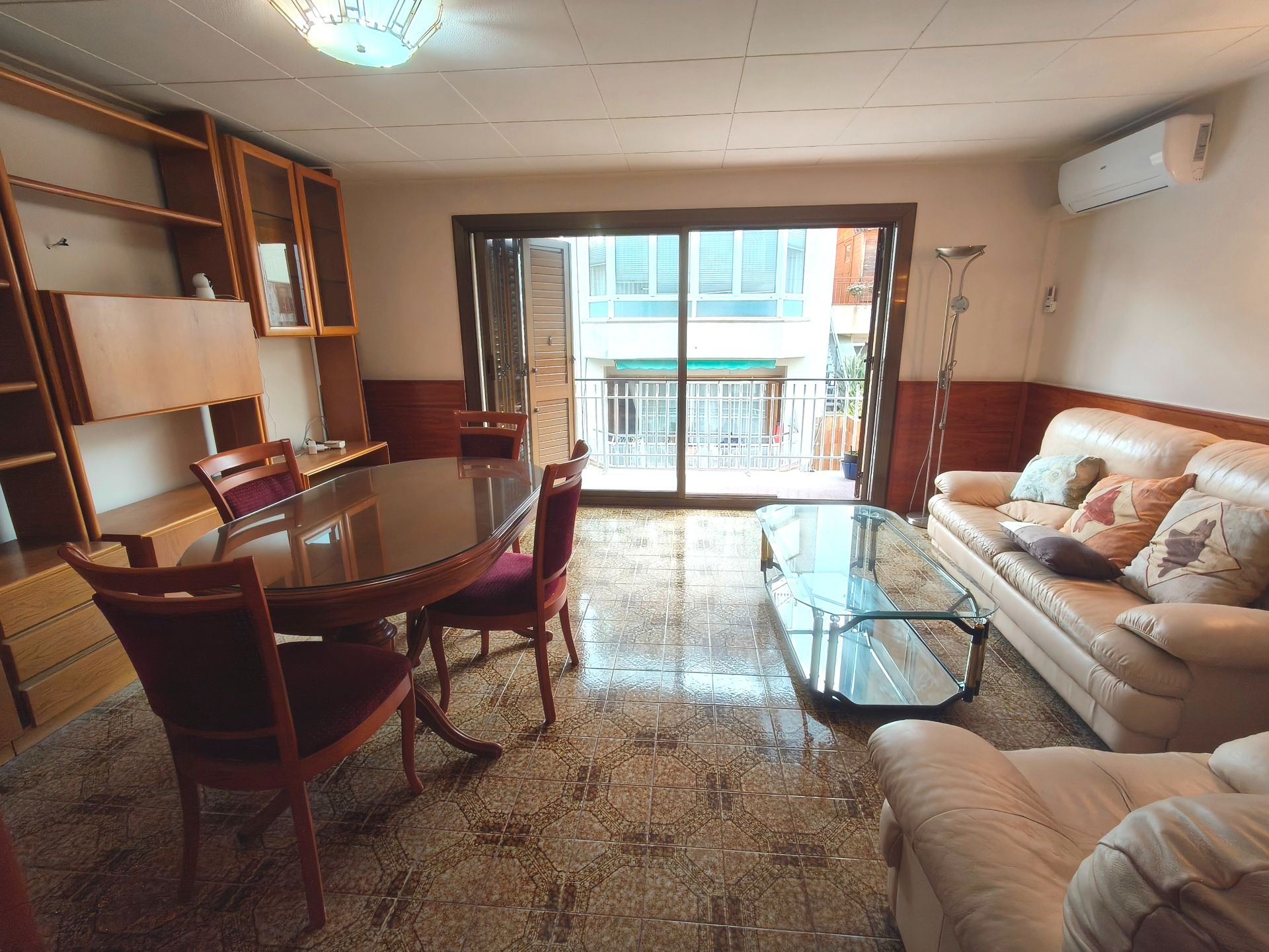 Living room of Flat for sale in Calella  with Air Conditioner, Oven and Balcony