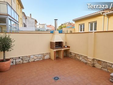 Adossat amb balcó en venda a Calle POZO DEL 5