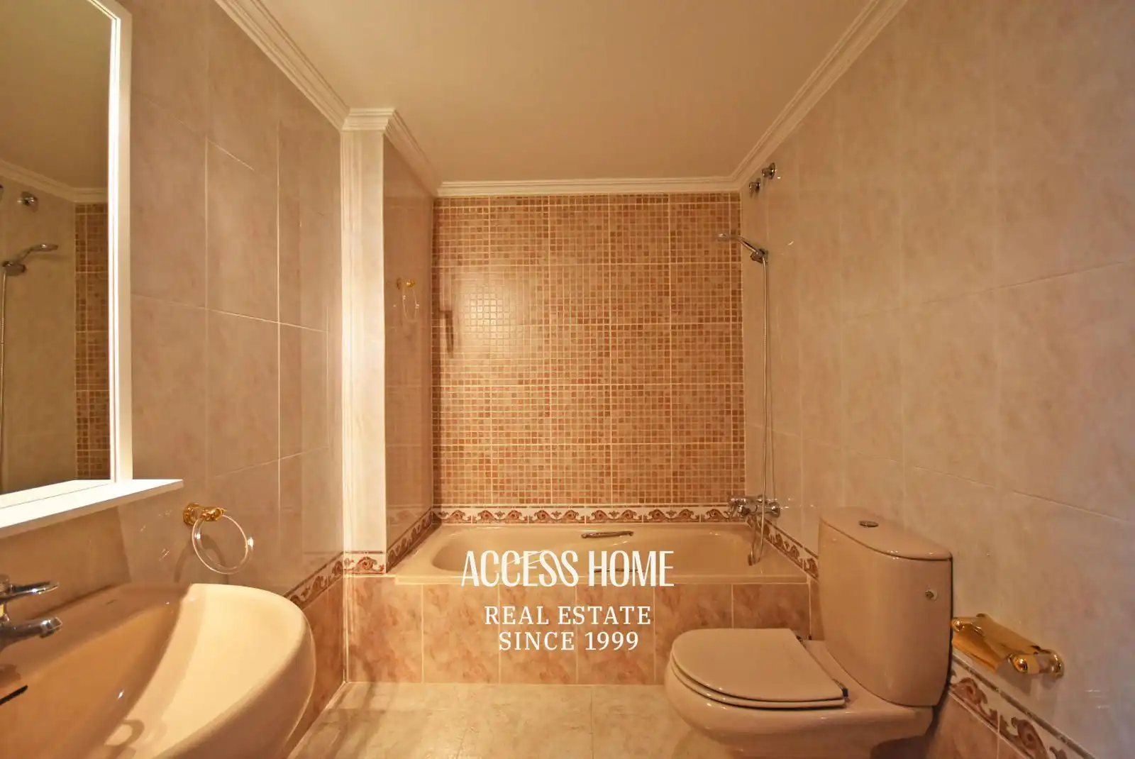 Baño de Casa o chalet en venta en Mataró con Aire acondicionado, Calefacción y Terraza