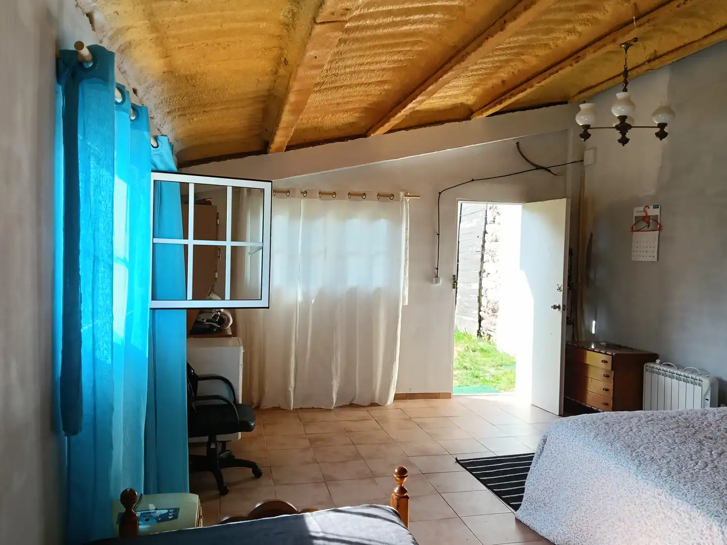 Einfamilien-Reihenhaus zum Verkauf in Carral mit Privatgarten und Abstellraum