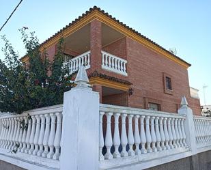 Vista exterior de Casa o xalet en venda en Chipiona amb Jardí privat i Terrassa