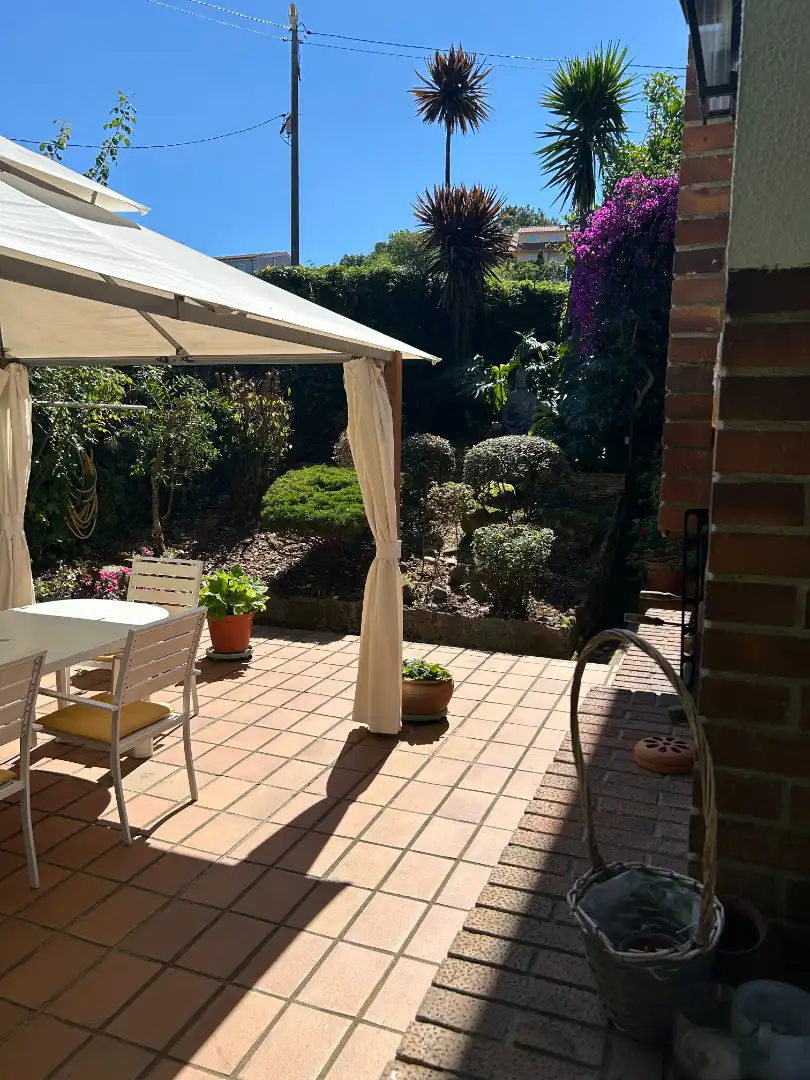 Terraza de Casa o chalet en venta en Vigo  con Calefacción, Jardín privado y Parquet