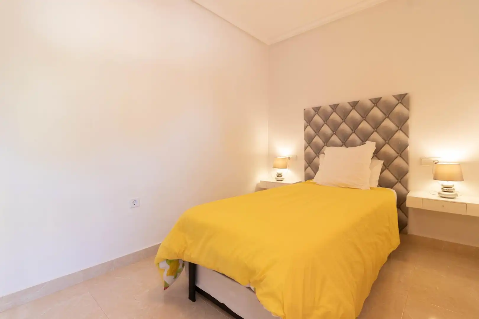 Room in Calle BARONIA DE POLOP, Virgen del Remedio - Parque Lo Morant