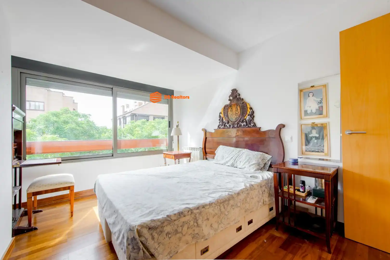 Dormitori de Casa adosada en venda en Madrid amb Aire condicionat, Calefacció i Terrassa