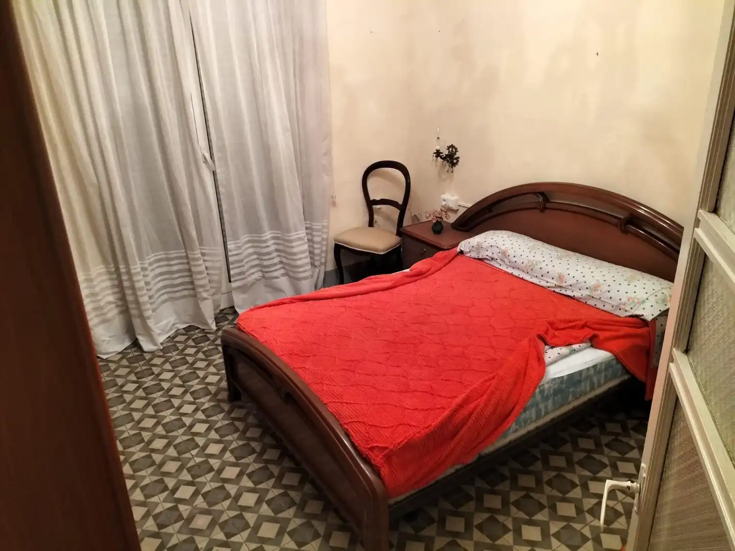 Edificio en Calle Colón  EN VENTA y en alquiler sólo el Local Comercial en planta baja., imagen 5