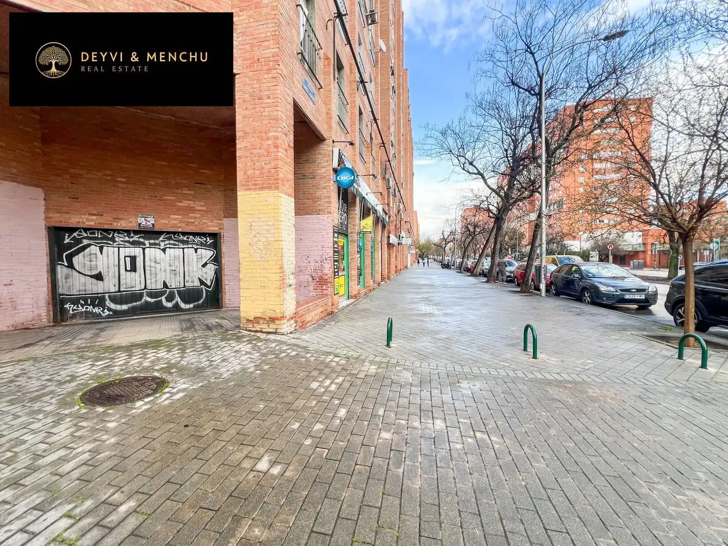 Exterior view of Garage for sale in Madrid
