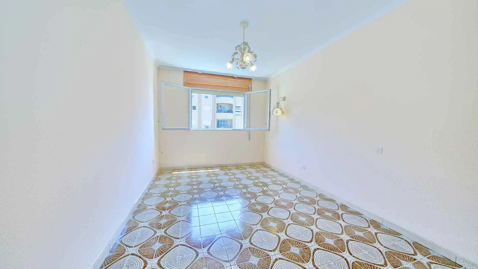 Habitación de Apartamento en venta en Marbella con Aire acondicionado, Terraza y Trastero