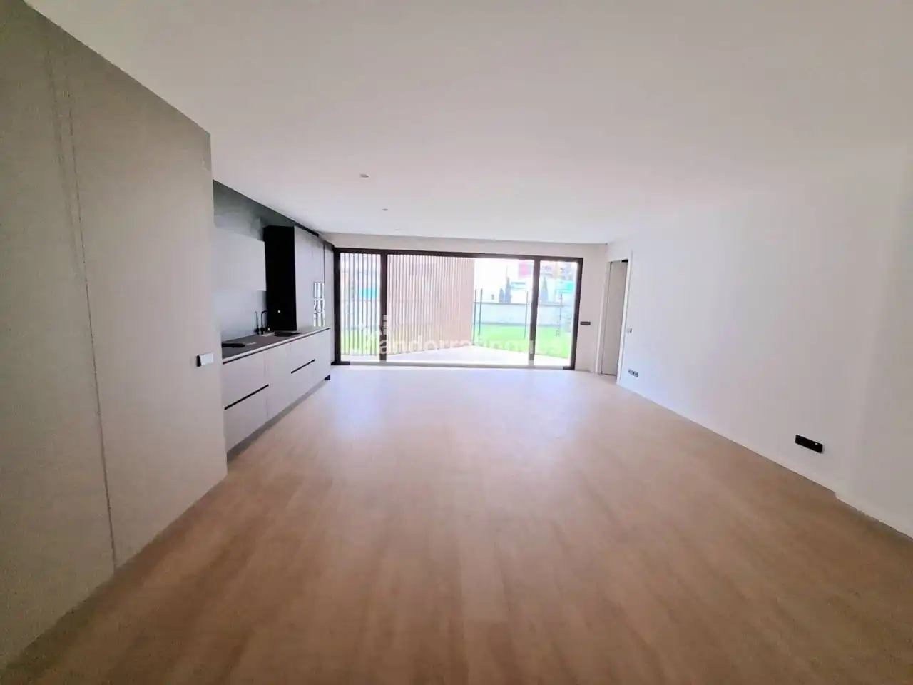 Flat with garden to rent in Calle Avinguda tarragona, imagen 2