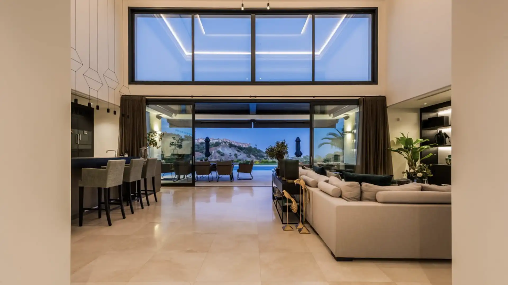 Chalet con piscina en venta en Benahavís pueblo, imagen 5