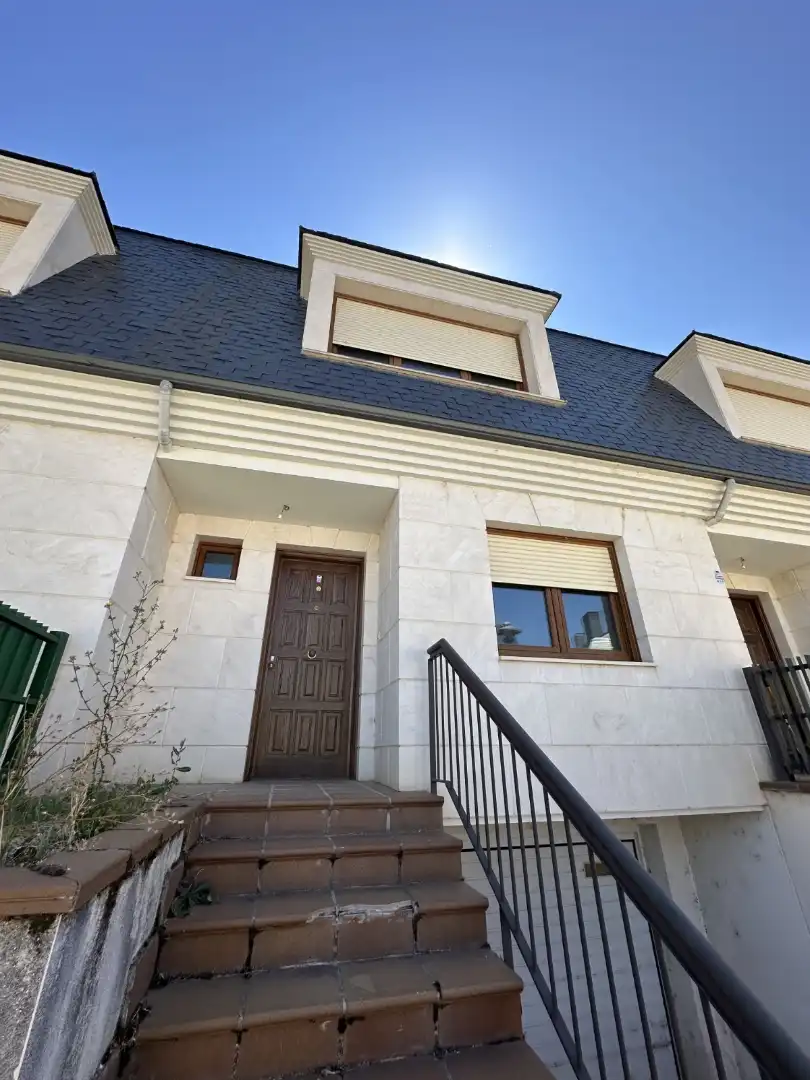 Vista exterior de Casa adosada en venta en Palencia