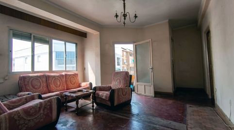 Apartamento en el quinto piso para renovar con balcón privado cerca del centro de Málaga. REF A5383750