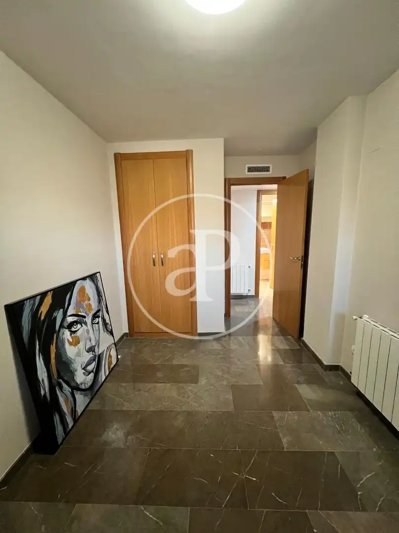 Flat for rent in Valencia  with Air Conditioner, Terrace and Furnished
