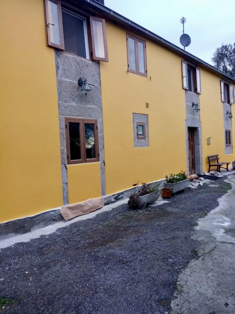Vista exterior de Casa o xalet en venda en Begonte amb Calefacció, Jardí privat i Terrassa