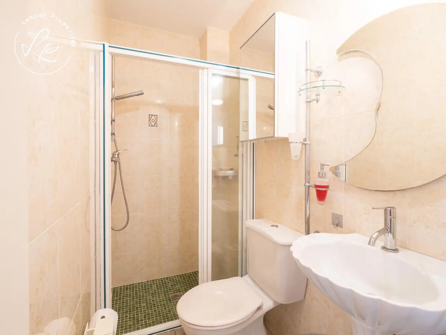 Bathroom of Houses for sale in Llançà  with Air Conditioner, Heating and Private garden