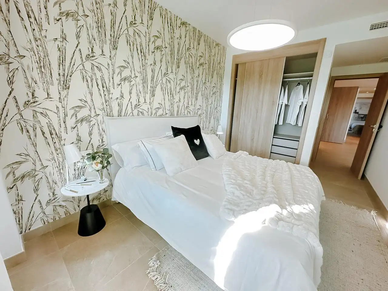 Dormitori de Apartament en venda en Estepona amb Aire condicionat, Calefacció i Terrassa