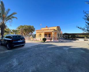 Vista exterior de Casa o xalet en venda en Elche / Elx amb Aire condicionat, Terrassa i Piscina