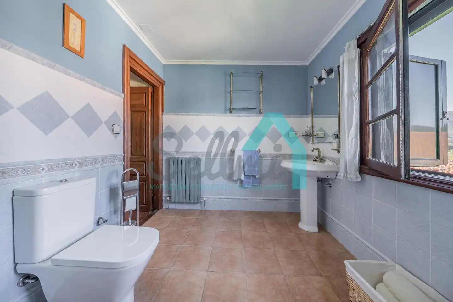 Bathroom of Houses for sale in Pravia  with Heating, Private garden and Parquet flooring