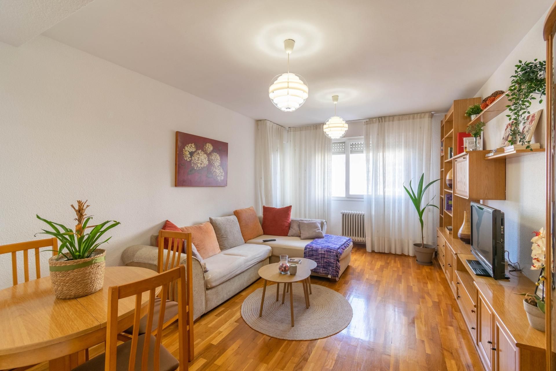 Wohnzimmer von Wohnung zum verkauf in Valle de Elorz / Elortzibar mit Parkett und Balkon