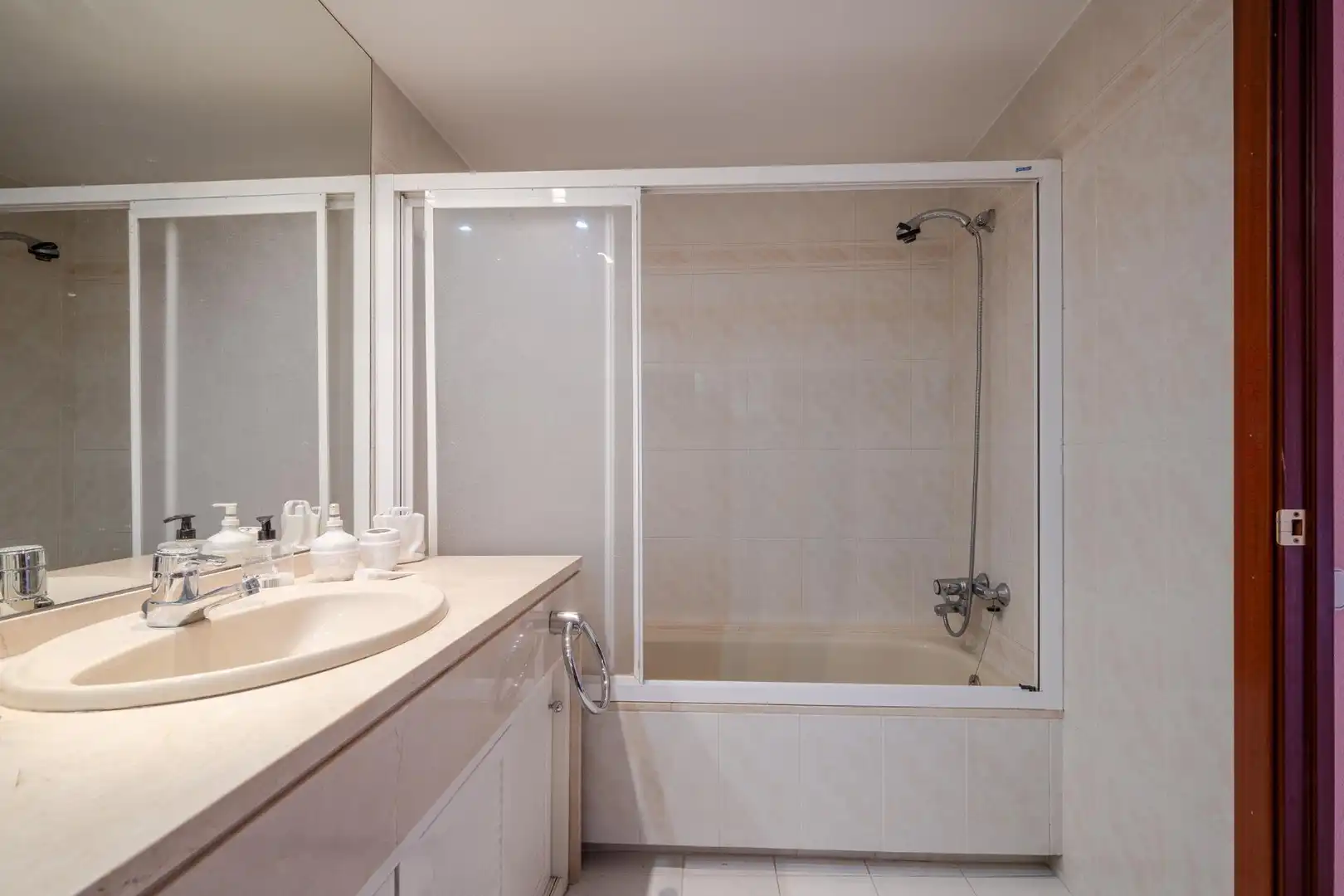 Bany de Apartament en venda en Girona amb Calefacció, Terrassa i Balcó
