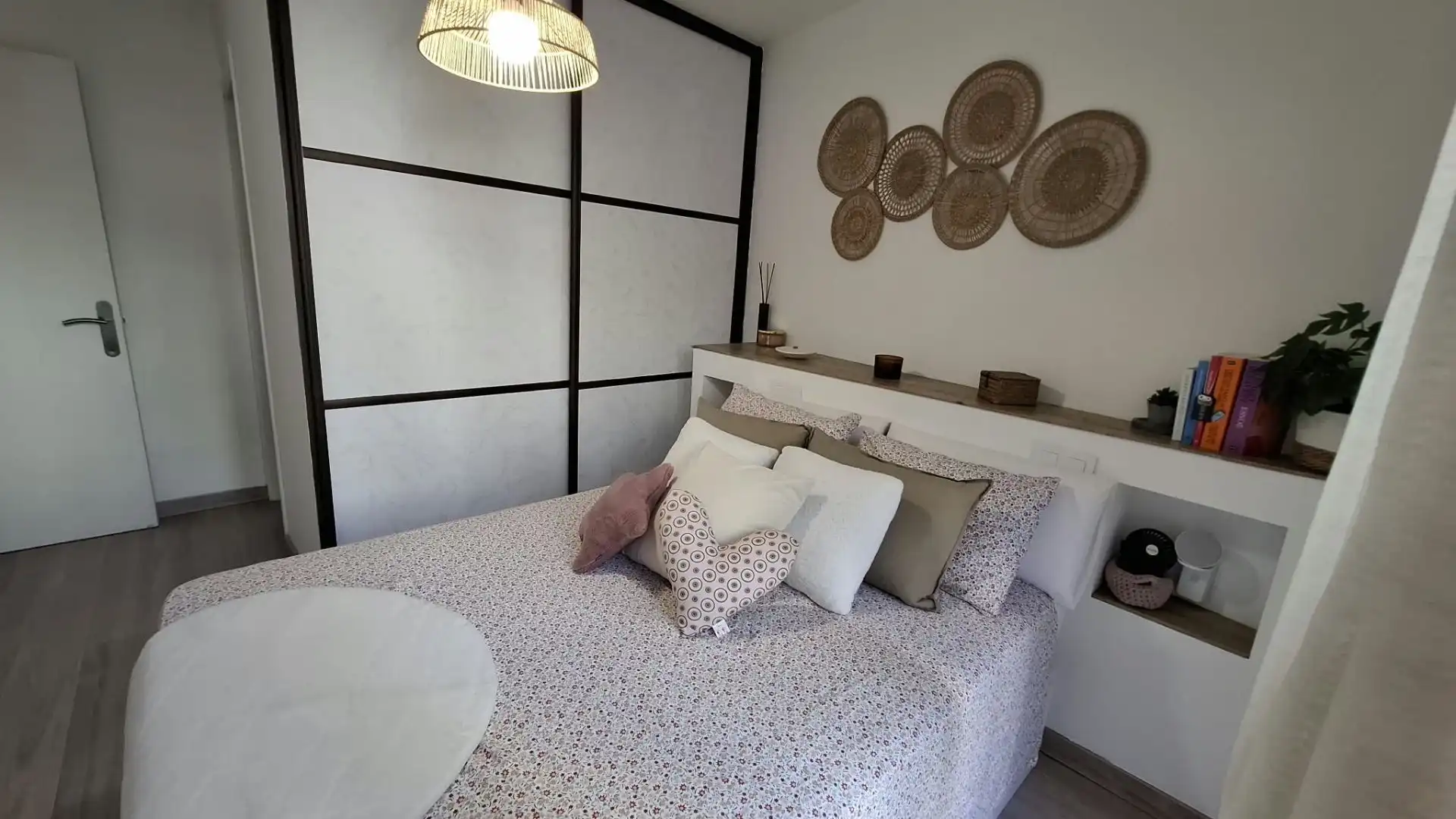 Bedroom of Flat for sale in Vallirana  with Air Conditioner, Heating and Terrace