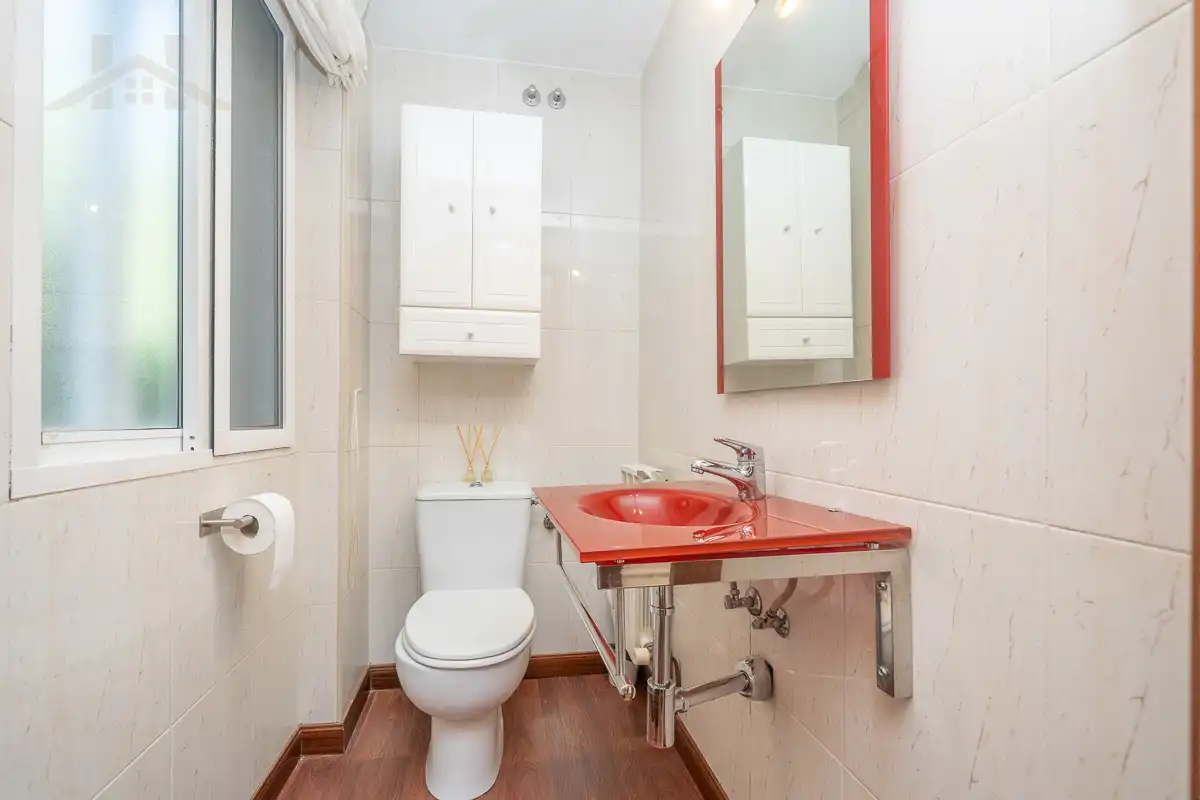 Baño de Casa adosada en venta en Torrelodones con Aire acondicionado, Calefacción y Jardín privado