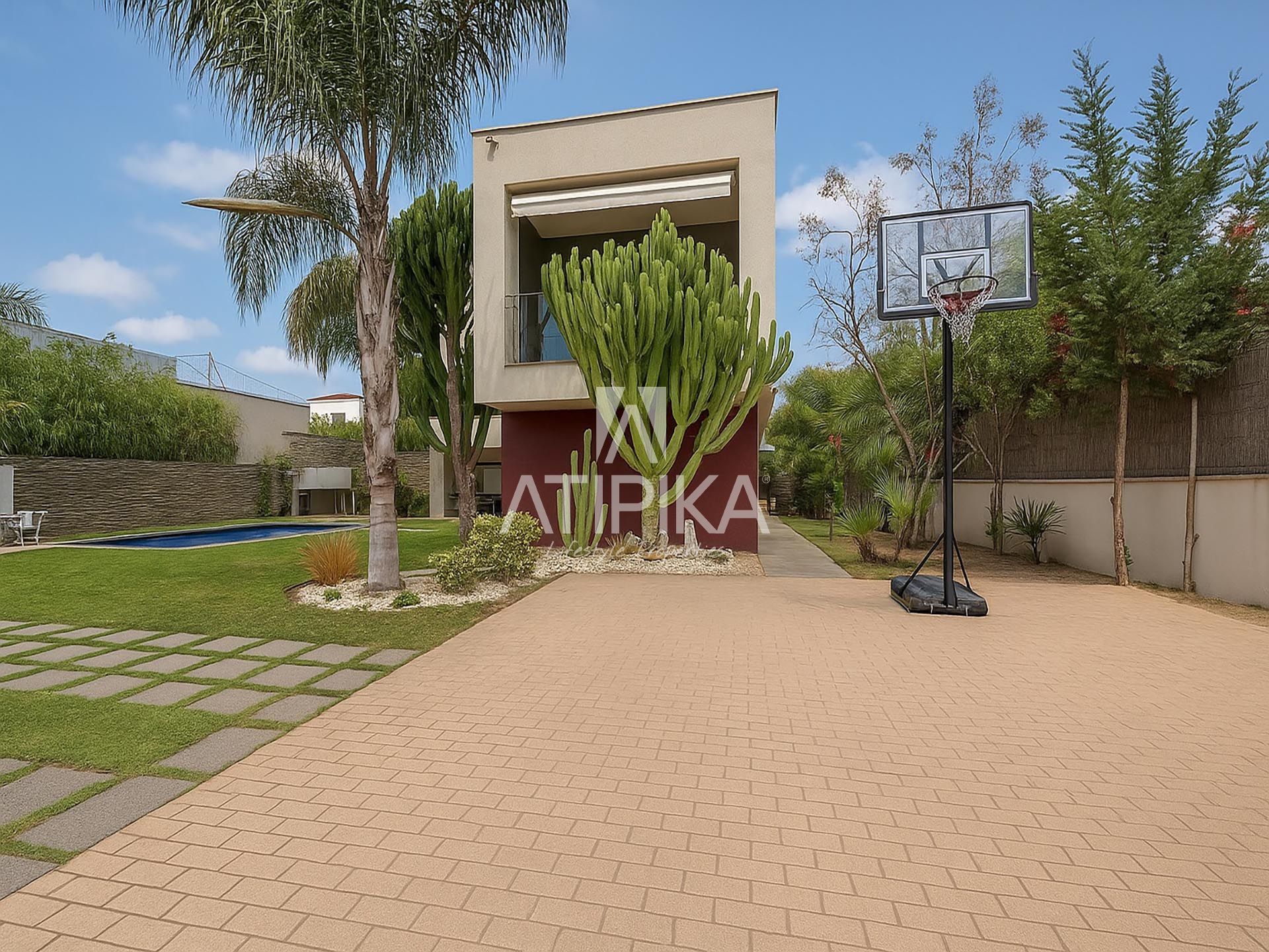 Vista exterior de Casa o xalet en venda en Vilanova i la Geltrú amb Aire condicionat, Piscina i Forn