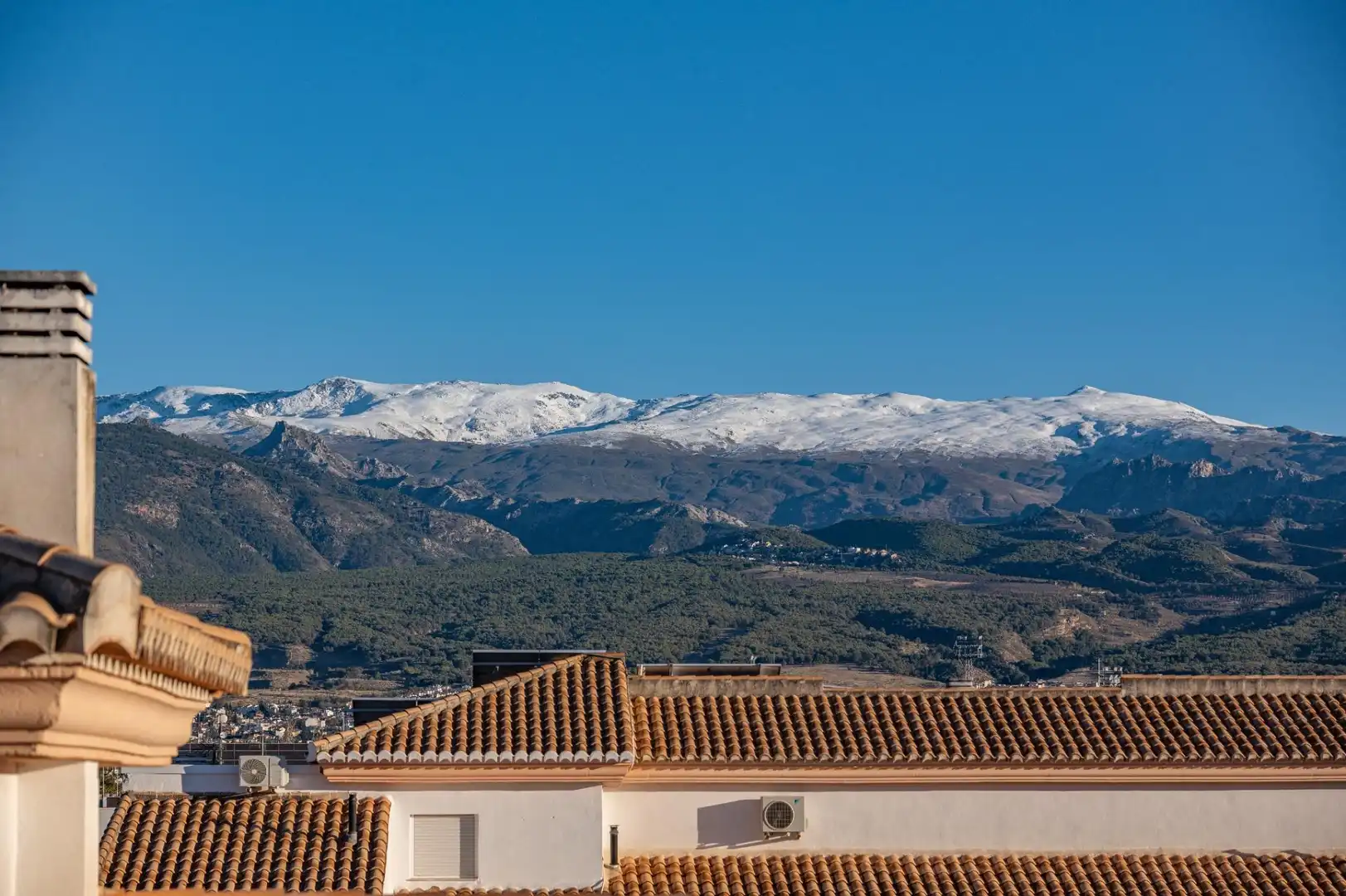 Vista exterior de Àtic en venda en Armilla amb Aire condicionat, Terrassa i Traster