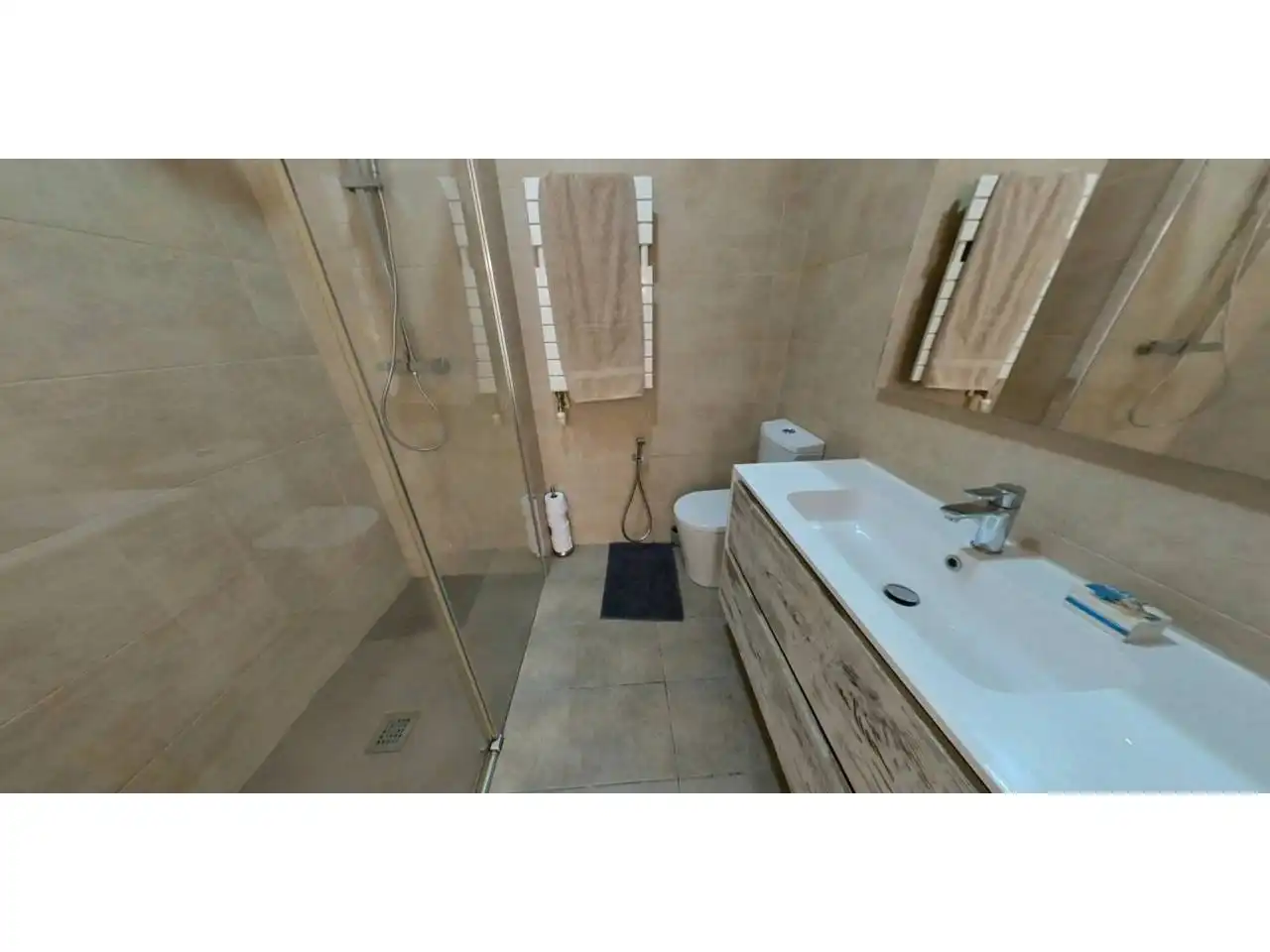 Baño de Piso en venta en Badalona con Aire acondicionado, Calefacción y Terraza