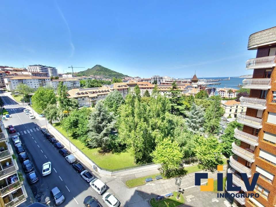 Exterior view of Flat for sale in Portugalete  with Heating, Terrace and Storage room