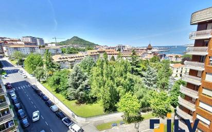 Exterior view of Flat for sale in Portugalete  with Heating, Terrace and Storage room