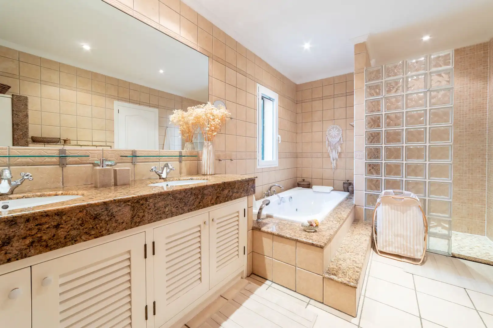 Baño de Casa o chalet de alquiler en Calvià con Aire acondicionado, Jardín privado y Terraza