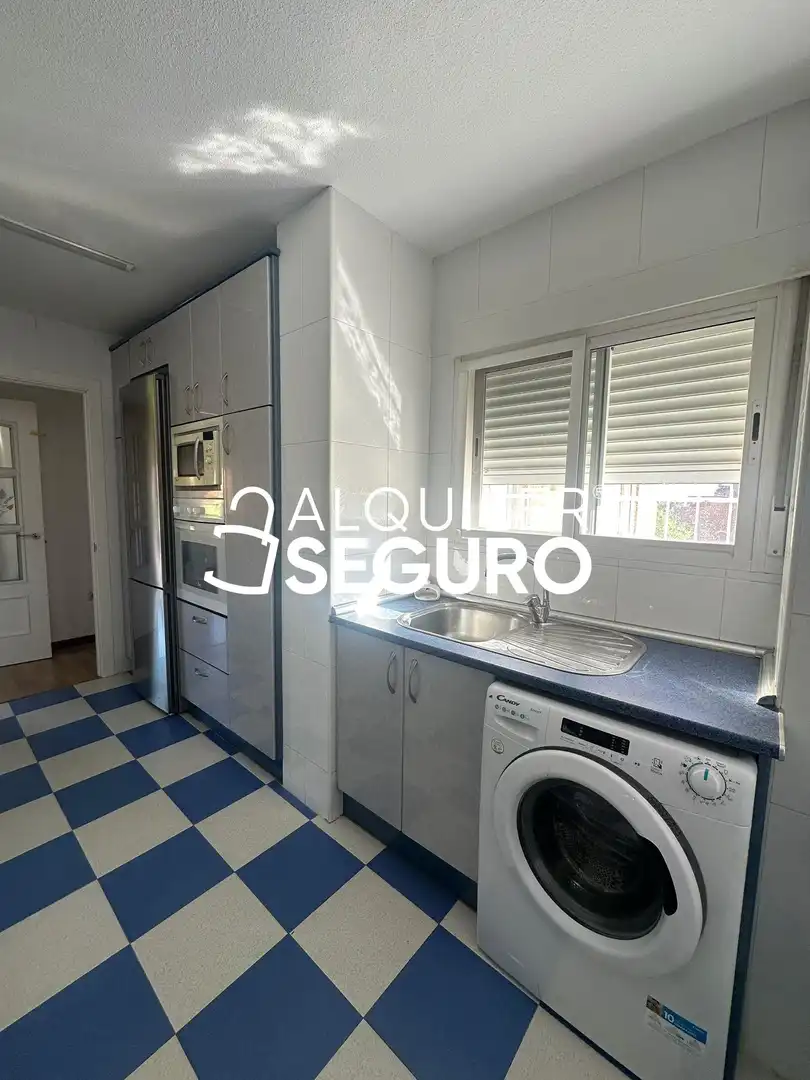 Kitchen of Flat for rent in Madrid  with Air Conditioner, Heating and Furnished